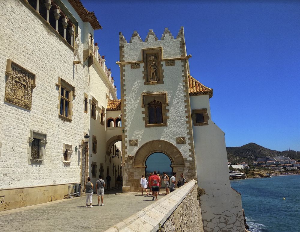 El Palau de Maricel, junto al mar en Sitges